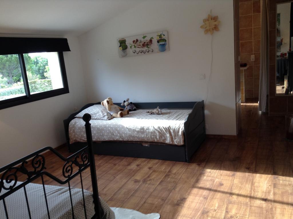 Le Mazet Chambre D'Hotes Mauguio Room photo